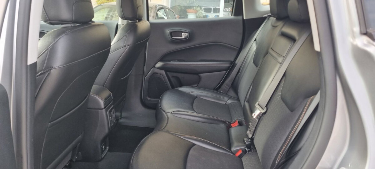 Jeep Compass 2.0 Multijet II aut. 4WD Business (4)