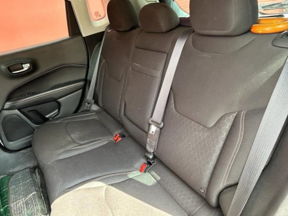 Jeep Compass 1.6 Multijet II 2WD S (8)