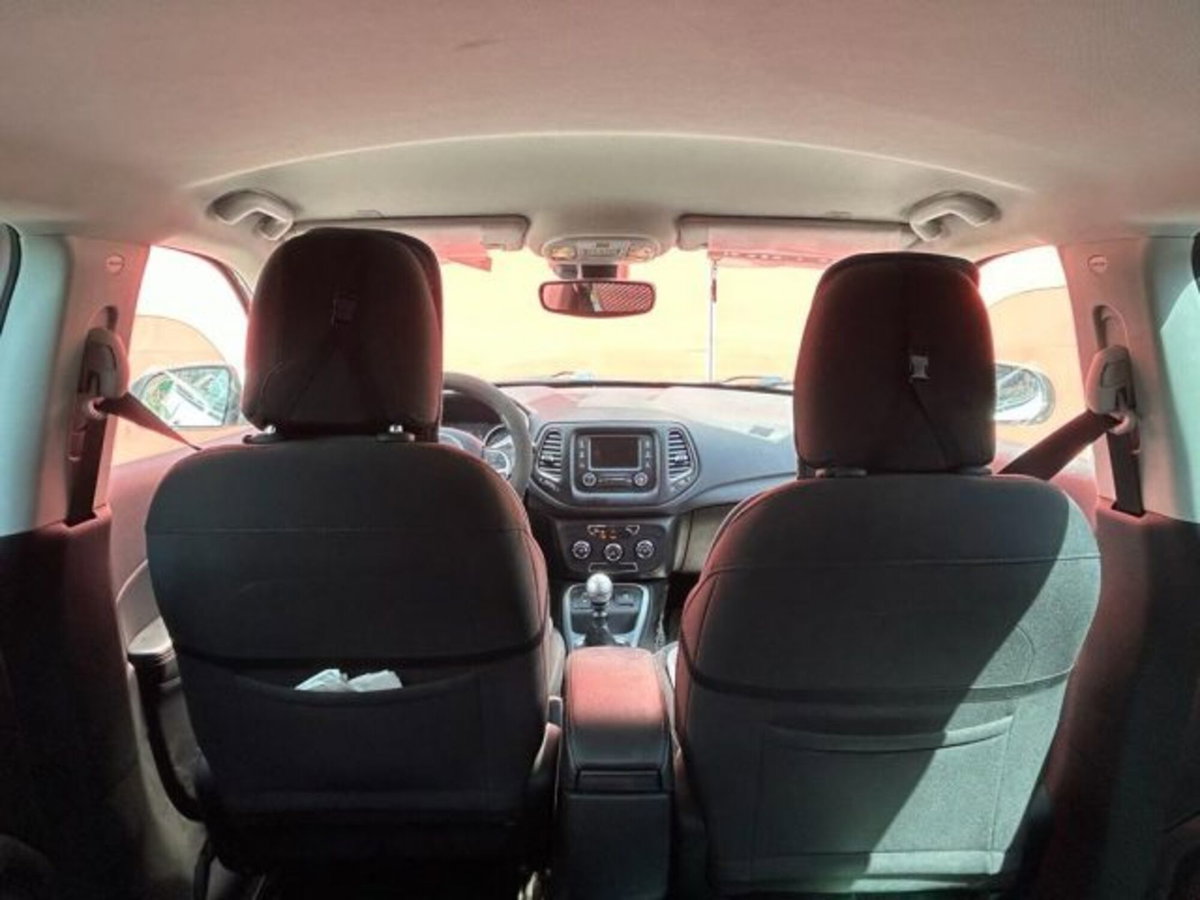 Jeep Compass 1.6 Multijet II 2WD S (9)