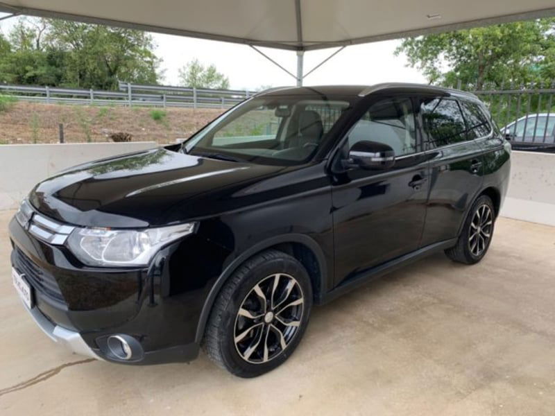 Mitsubishi Outlander 2.2 DI-D 4WD Intense