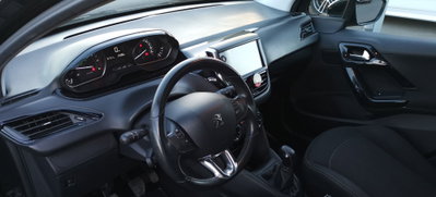 Peugeot 208 75 5 porte Black Line 2 (11)