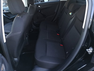 Peugeot 208 75 5 porte Black Line 2 (14)