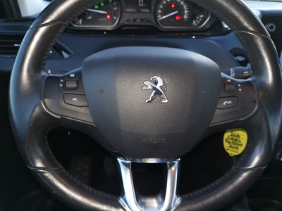 Peugeot 208 75 5 porte Black Line 2 (17)