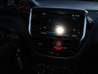 Peugeot 208 75 5 porte Black Line 2 (20)