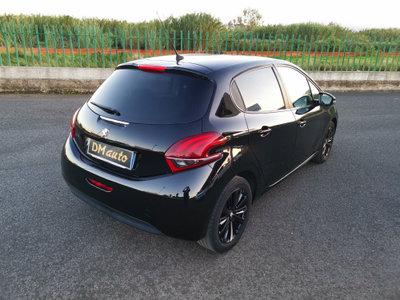 Peugeot 208 75 5 porte Black Line 2 (5)