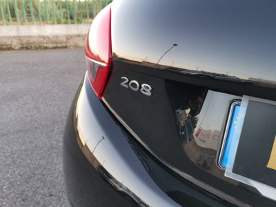 Peugeot 208 75 5 porte Black Line 2 (8)