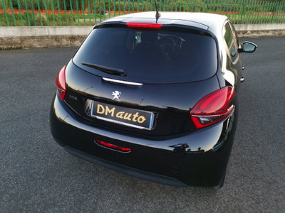 Peugeot 208 75 5 porte Black Line 2 (9)