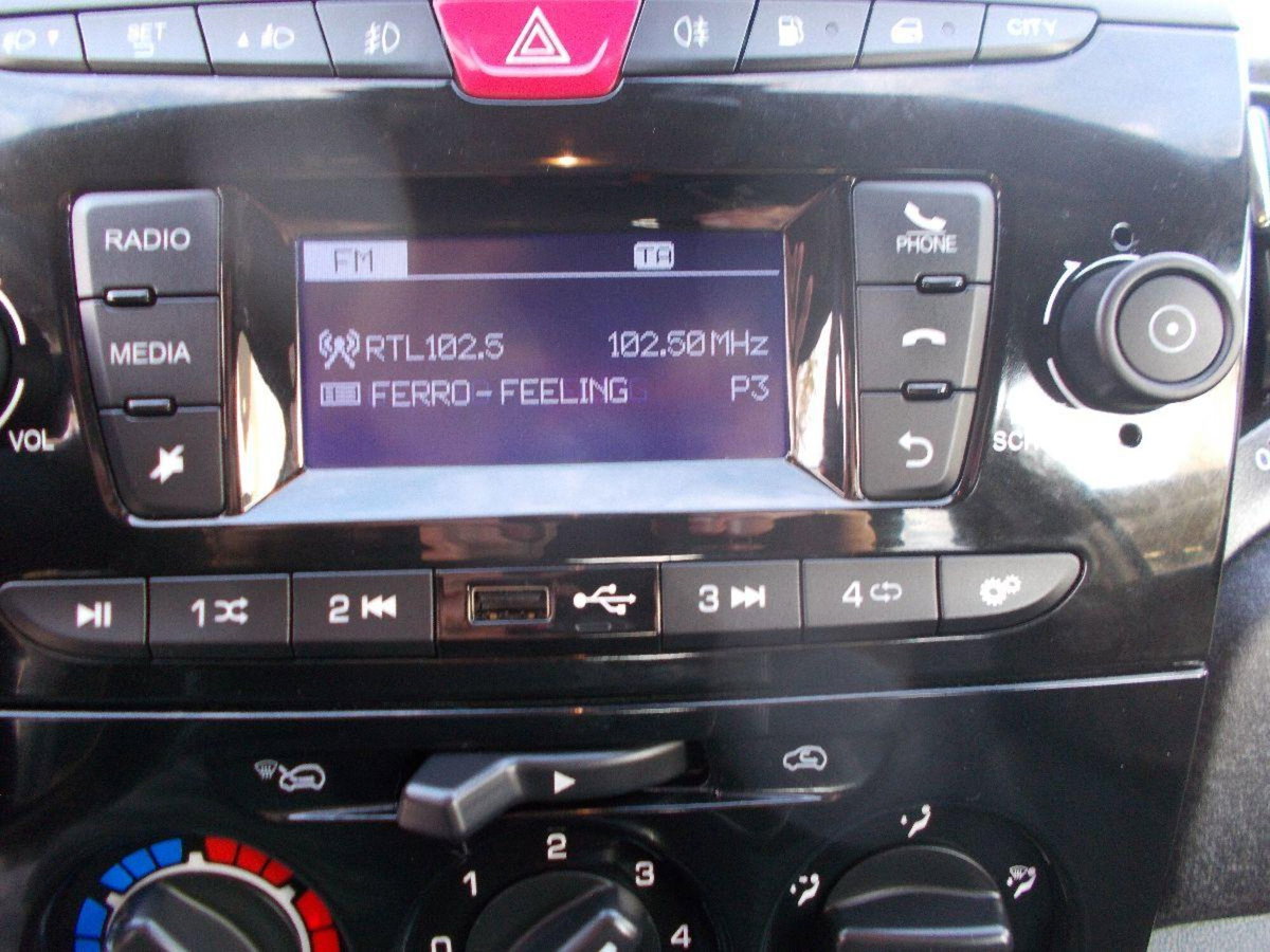 Lancia Ypsilon 1.2 69 CV 5 porte GPL Ecochic Silver (15)
