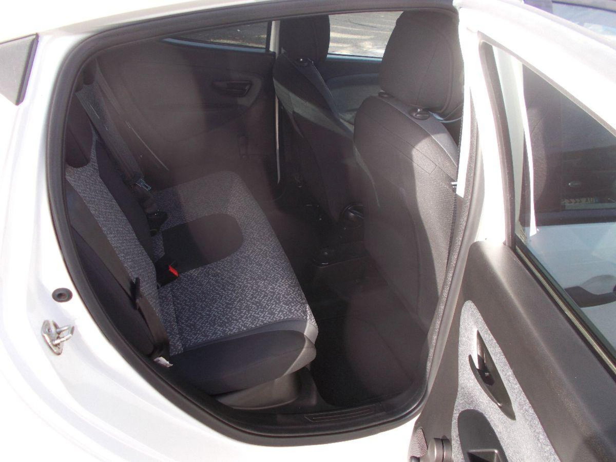 Lancia Ypsilon 1.2 69 CV 5 porte GPL Ecochic Silver (8)