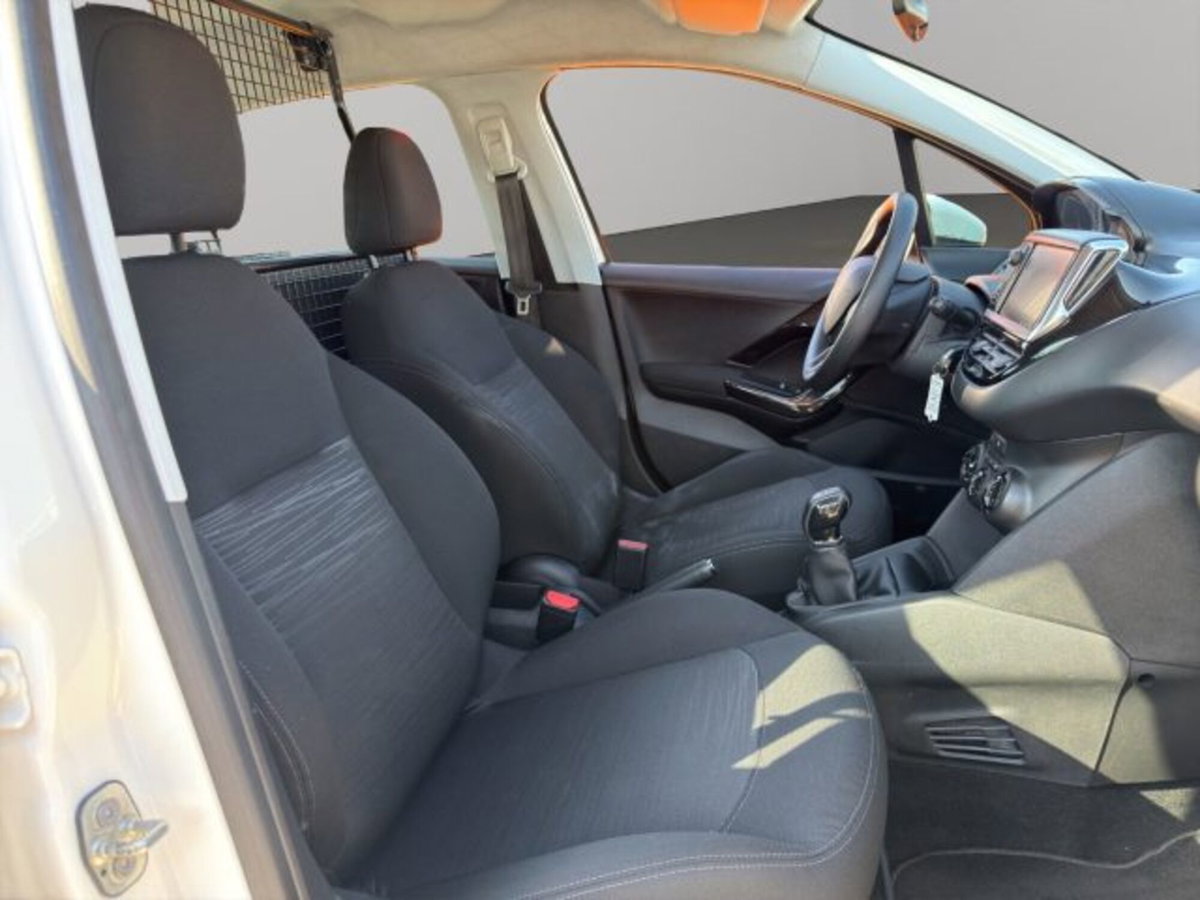 Peugeot 208 100 S&S 5 porte Van Active (8)