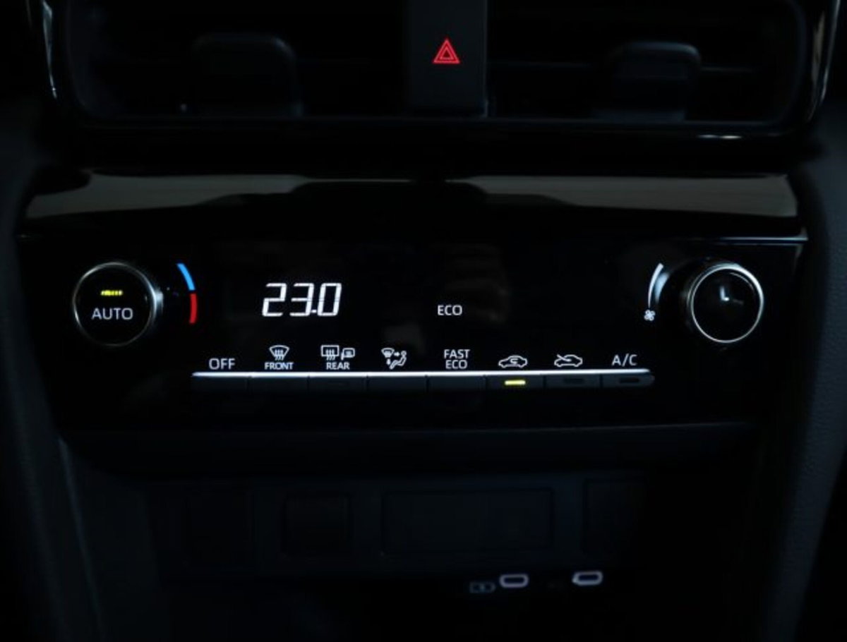Toyota Yaris Cross 1.5 Hybrid 5p. E-CVT Trend (18)