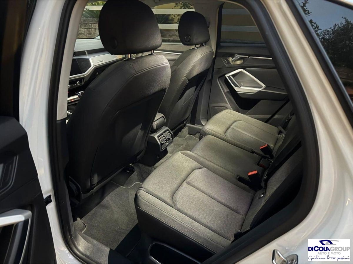 Audi Q3 Sportback 35 TDI quattro S tronic Business Plus (10)