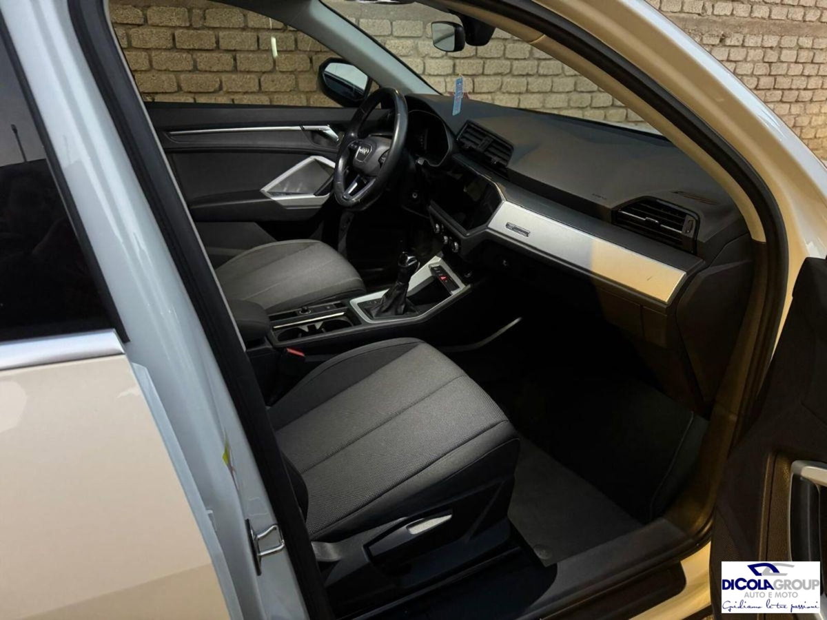 Audi Q3 Sportback 35 TDI quattro S tronic Business Plus (12)