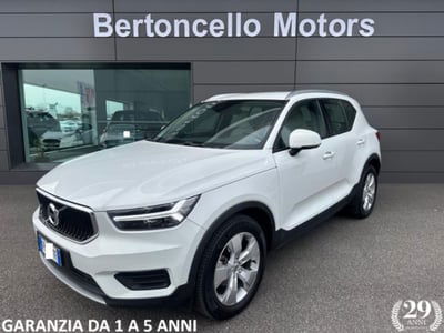 Volvo XC40 T3 Momentum usata