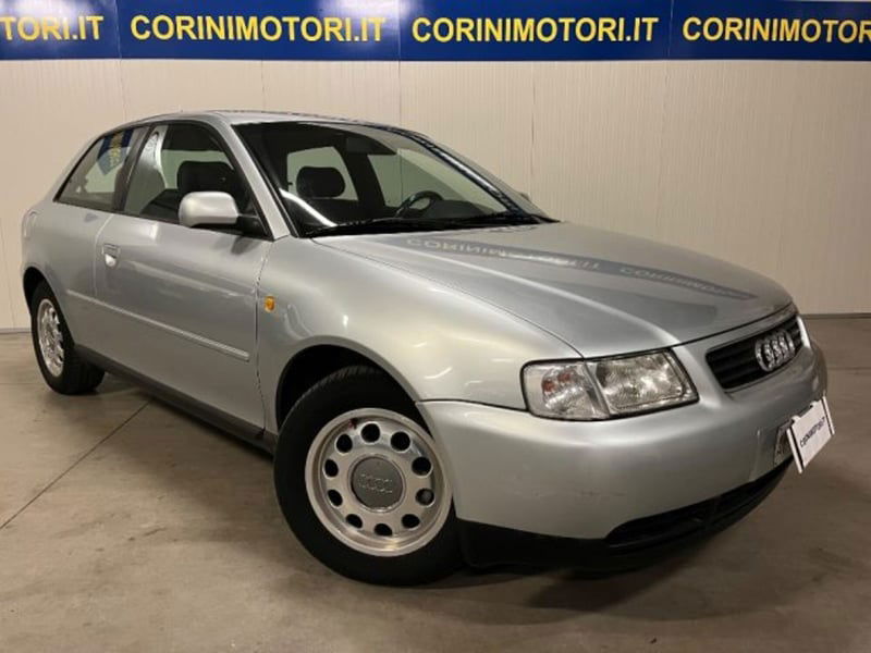 Audi A3 1.6 cat 3p. Attraction