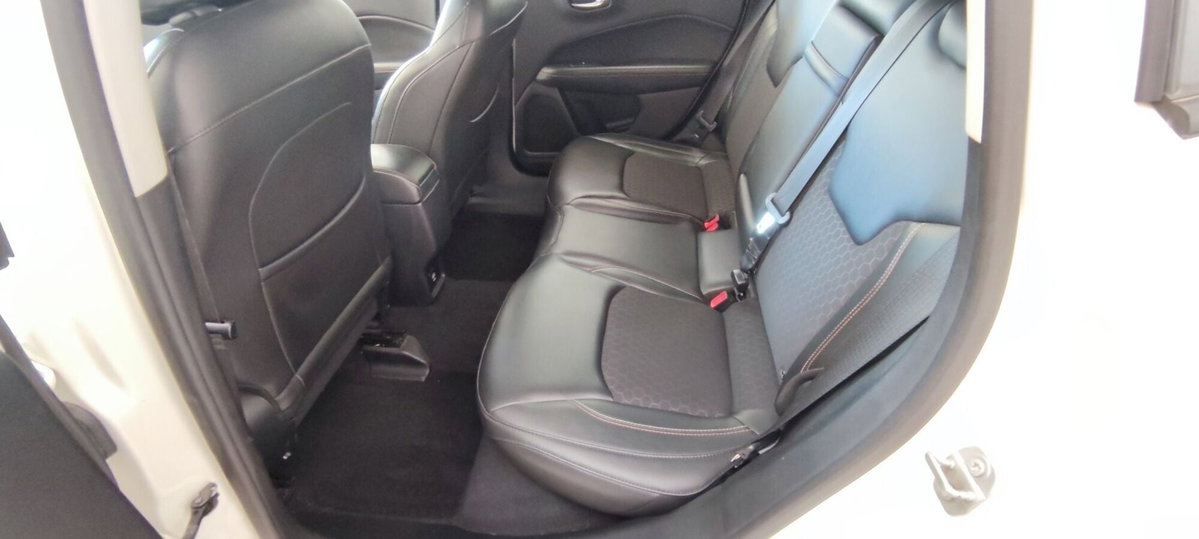 Jeep Compass 1.6 Multijet II 2WD Longitude (16)