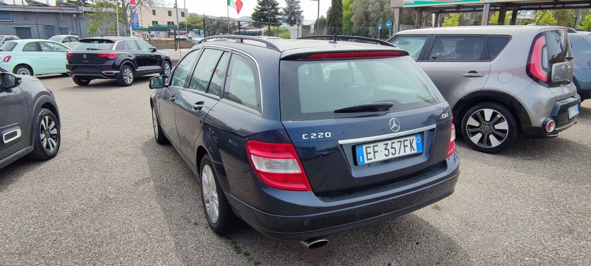 Mercedes-Benz Classe C Station Wagon 220 CDI BlueEFFICIENCY Avantgarde AMG (3)