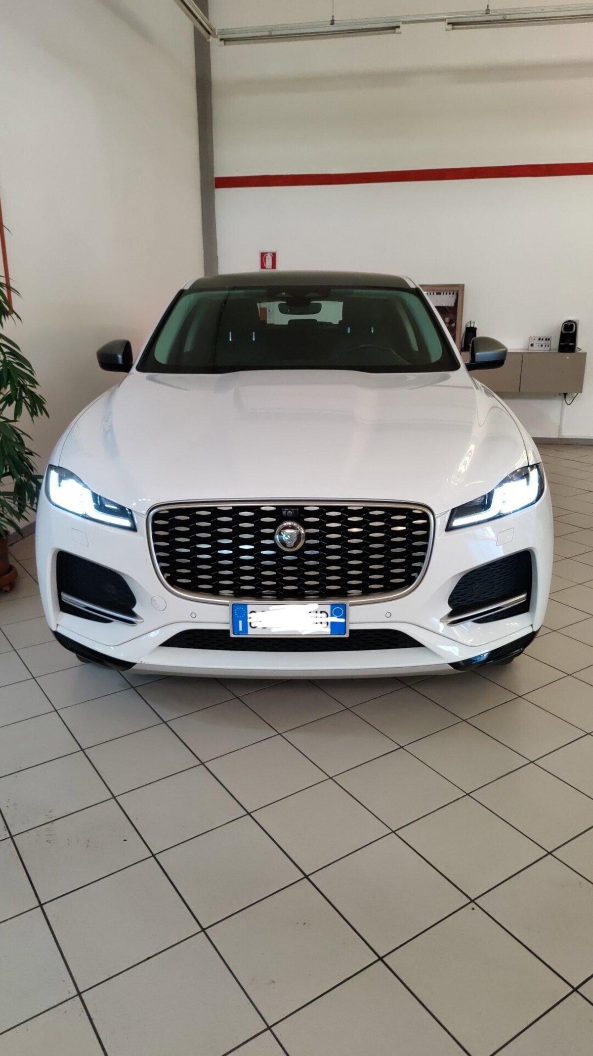 Jaguar F-Pace 2.0 D 163 CV AWD aut. R-Dynamic SE