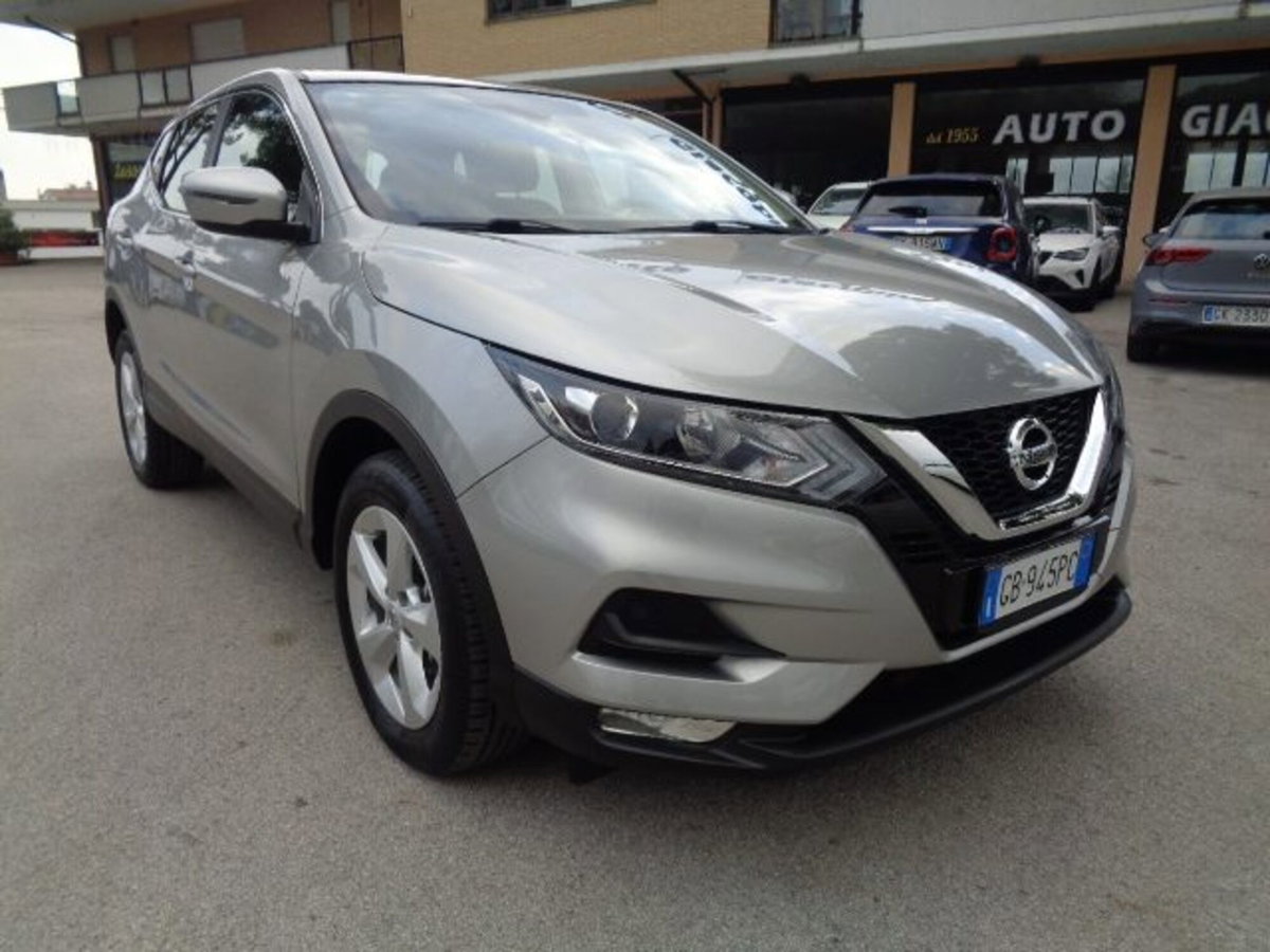 Nissan Qashqai 1.7 dCi 150 CV Business (2)