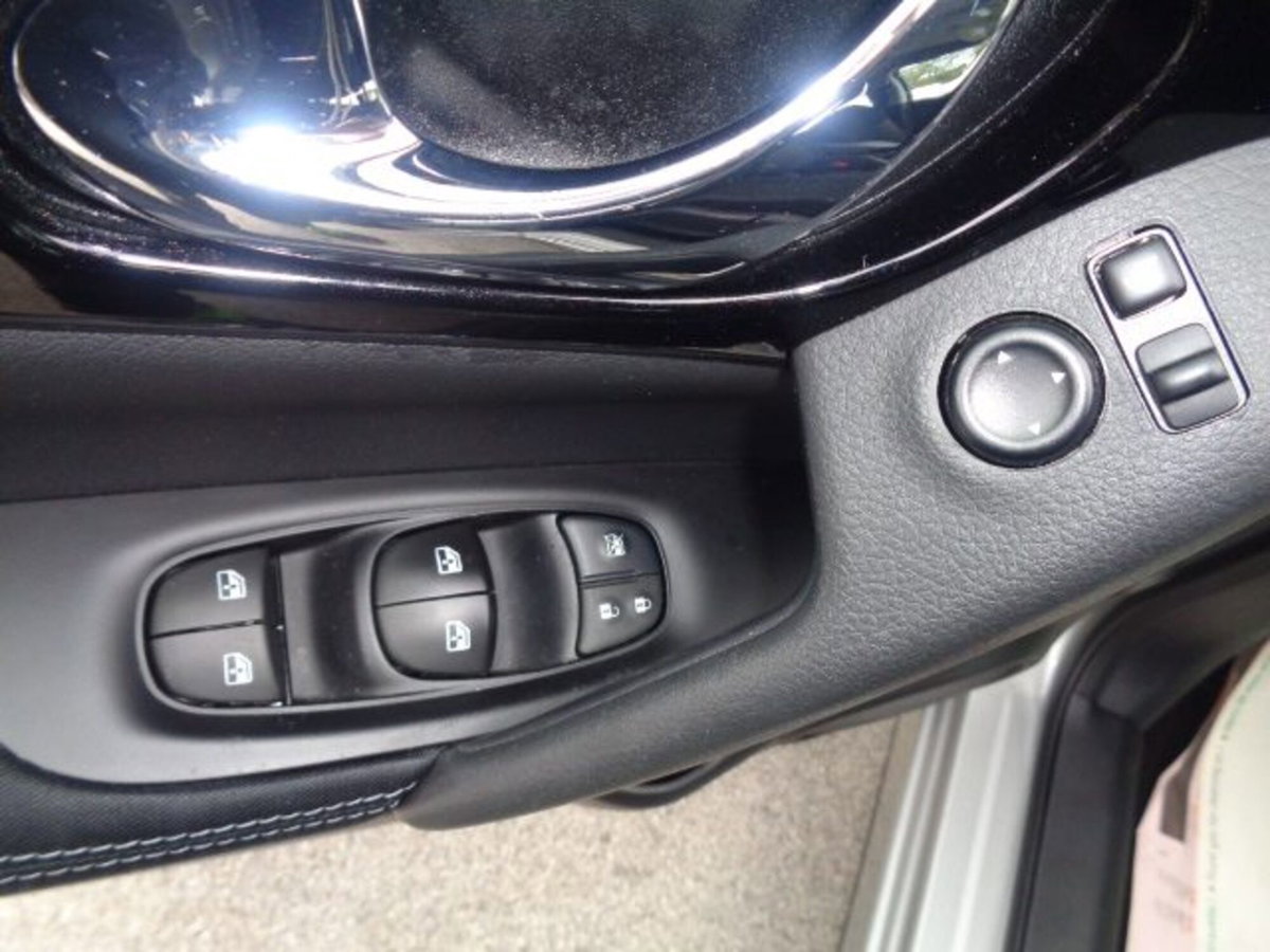 Nissan Qashqai 1.7 dCi 150 CV Business (6)