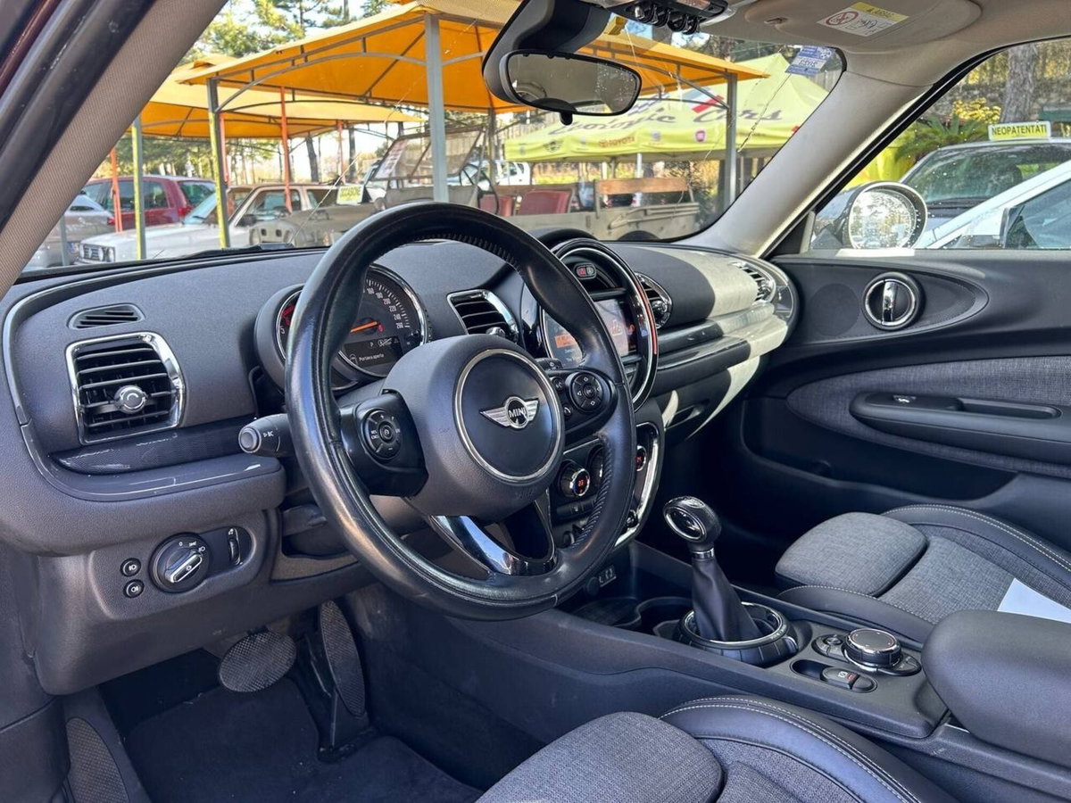 MINI Mini Clubman 2.0 Cooper D Business Clubman Automatica (12)