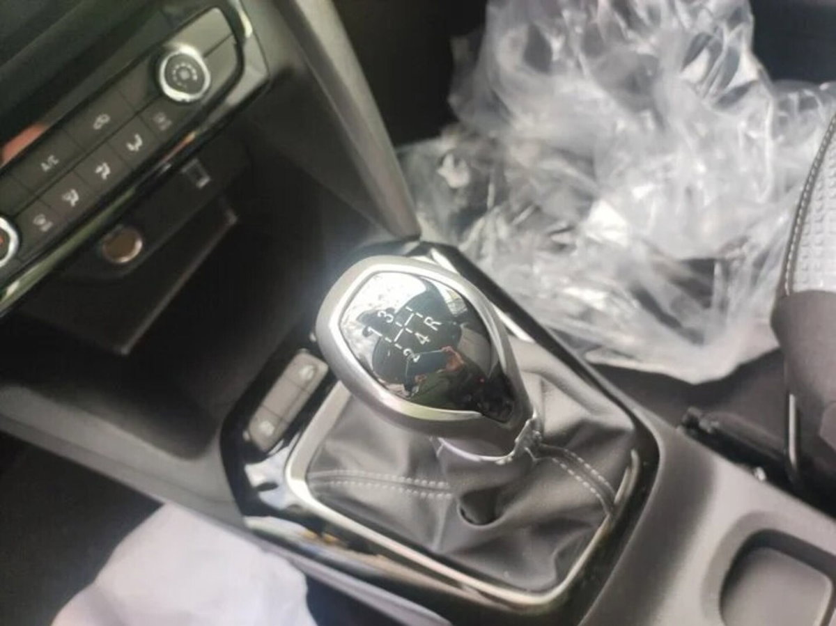 Opel Corsa 1.2 Edition (14)