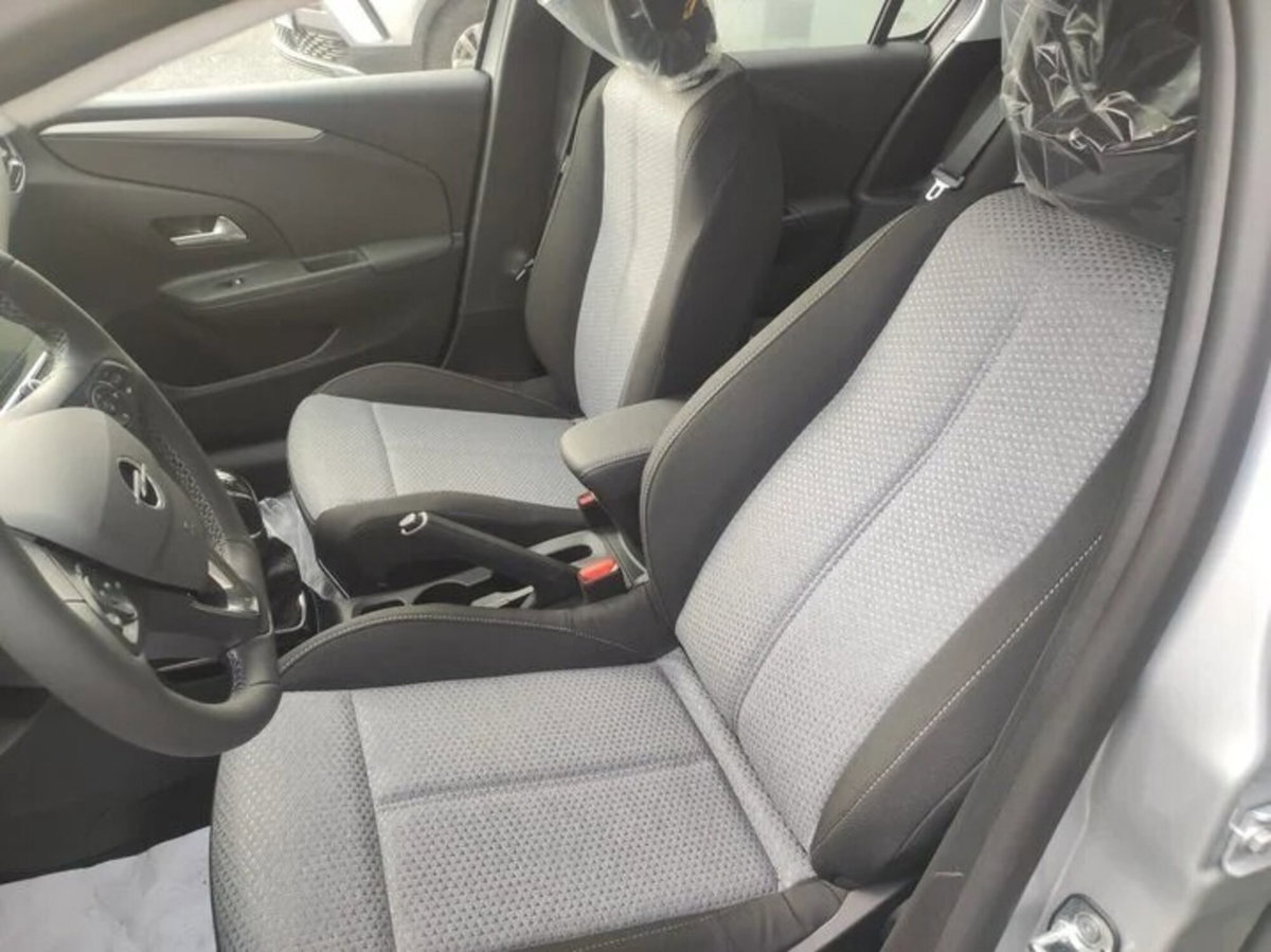 Opel Corsa 1.2 Edition (17)