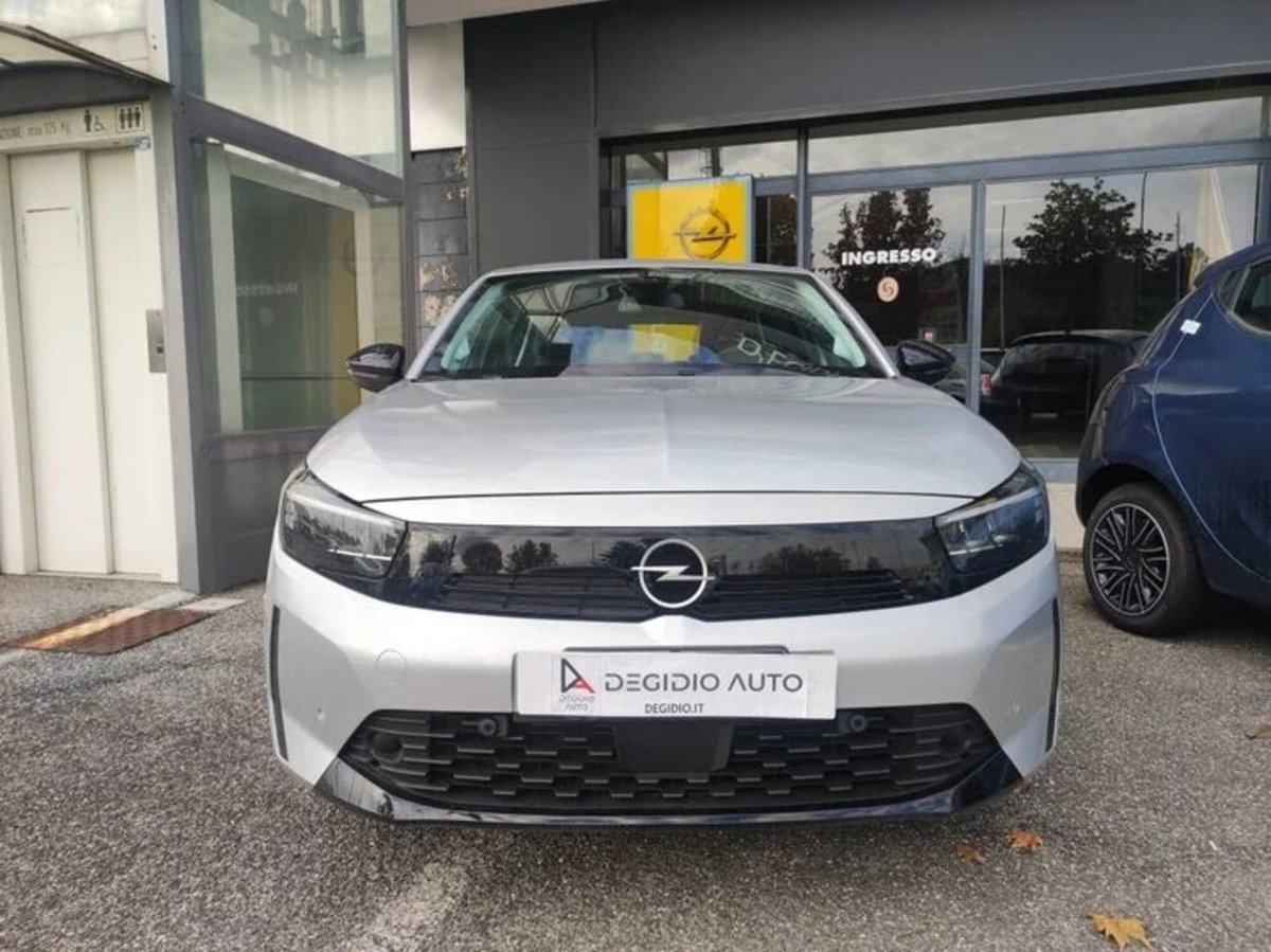 Opel Corsa 1.2 Edition (2)