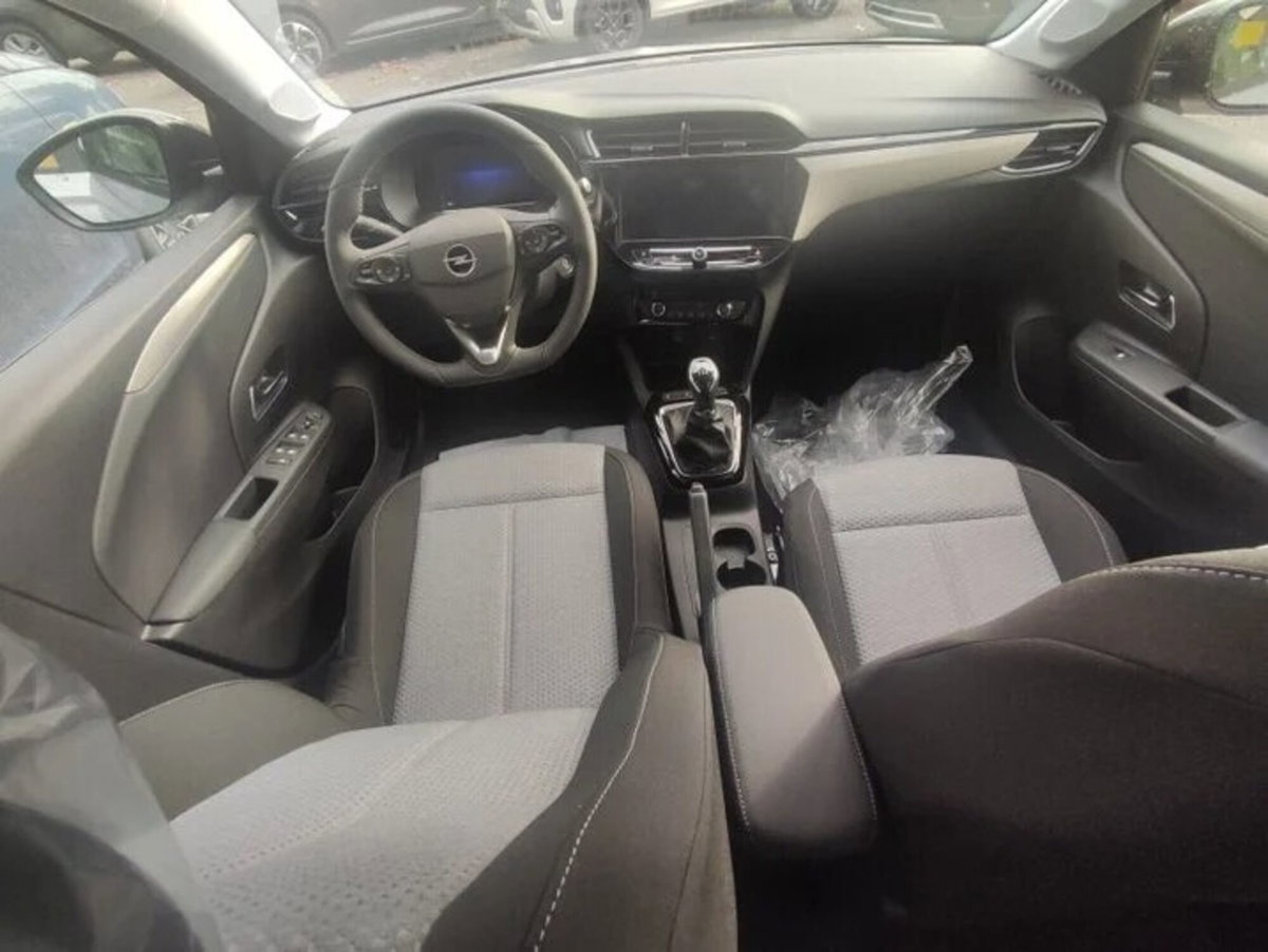 Opel Corsa 1.2 Edition (20)
