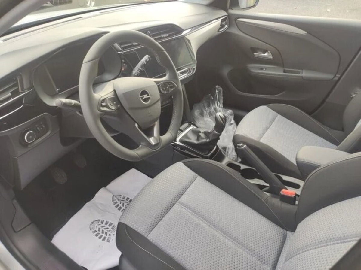 Opel Corsa 1.2 Edition (6)