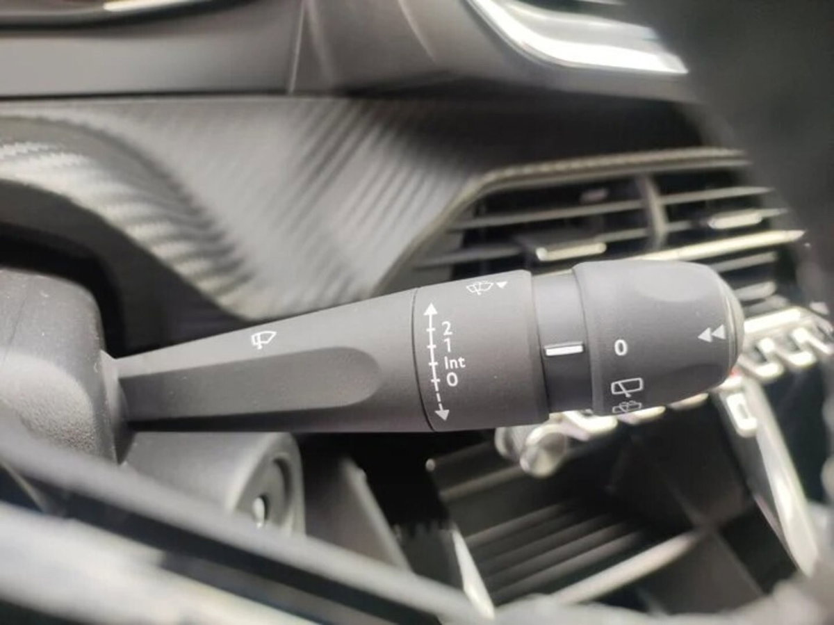 Peugeot 208 PureTech 75 Stop&Start 5 porte Active (9)