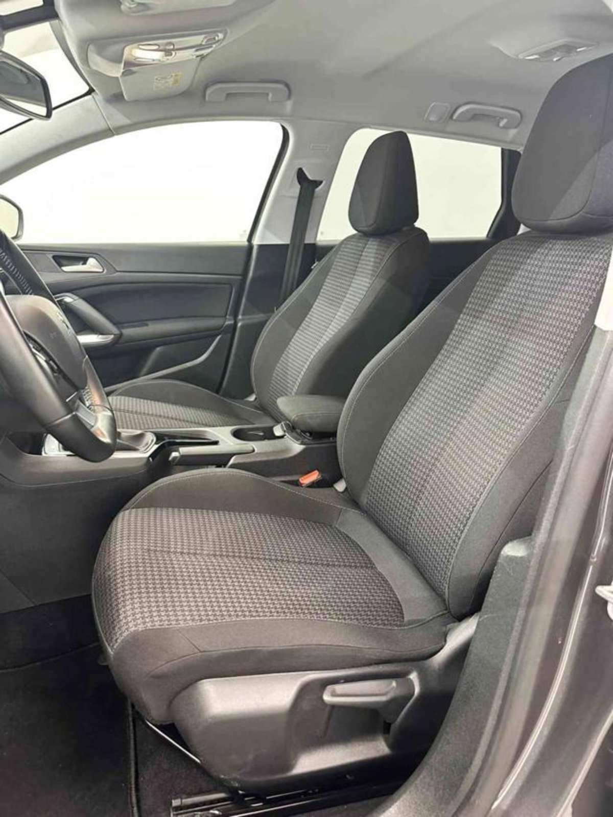 Peugeot 308 SW BlueHDi 100 S&S Business (11)