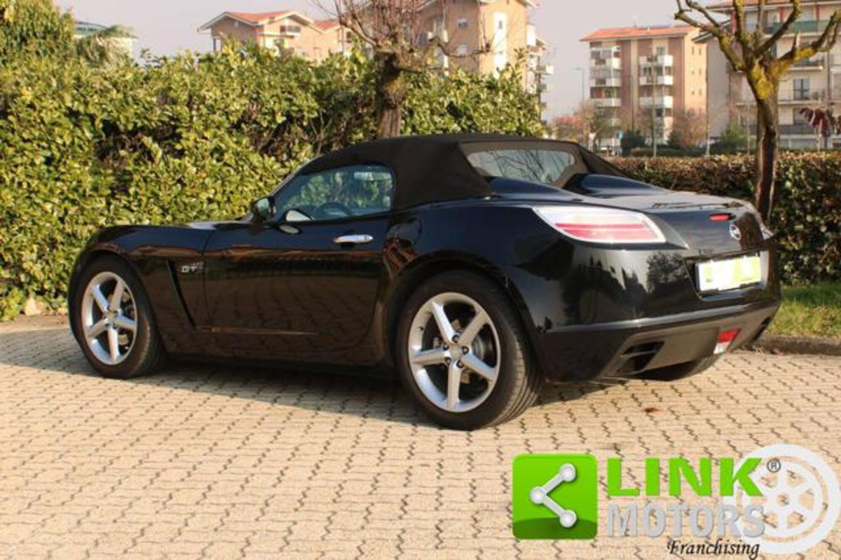 Opel GT 2.0 Turbo 16V (3)