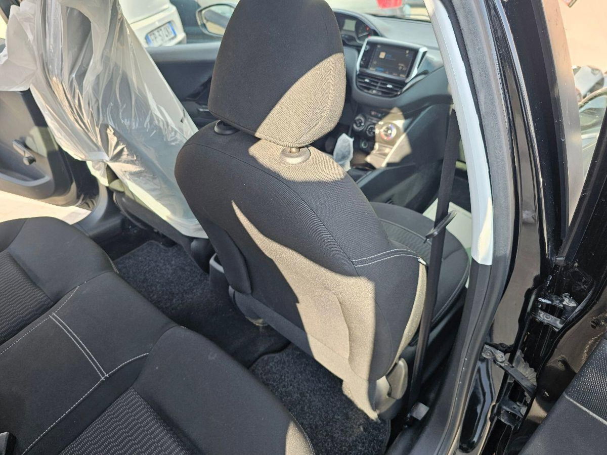 Peugeot 208 82 5 porte Allure (11)