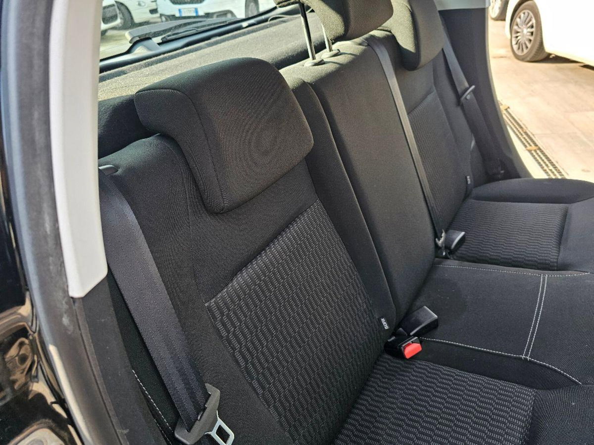 Peugeot 208 82 5 porte Allure (9)