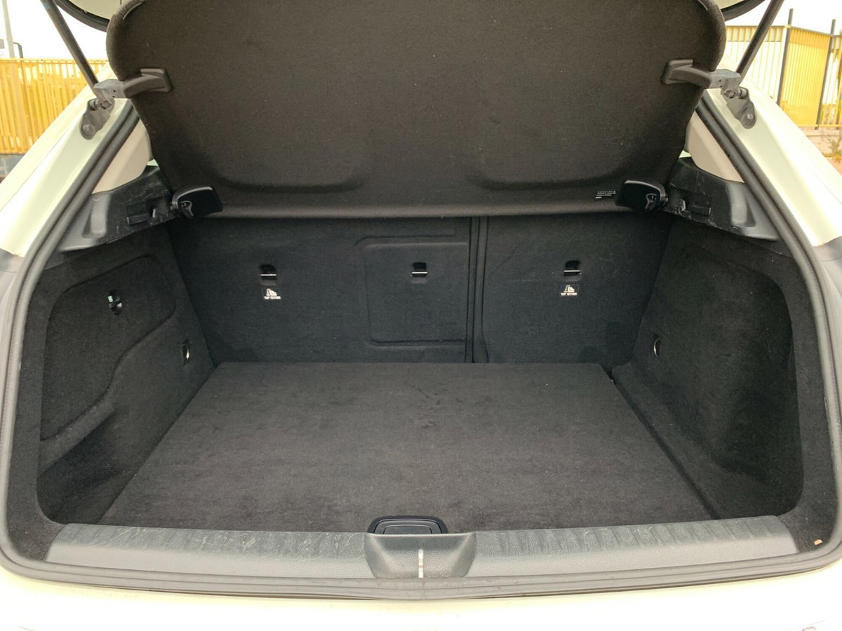 Mercedes-Benz GLA SUV 200 CDI Automatic 4Matic Executive (11)
