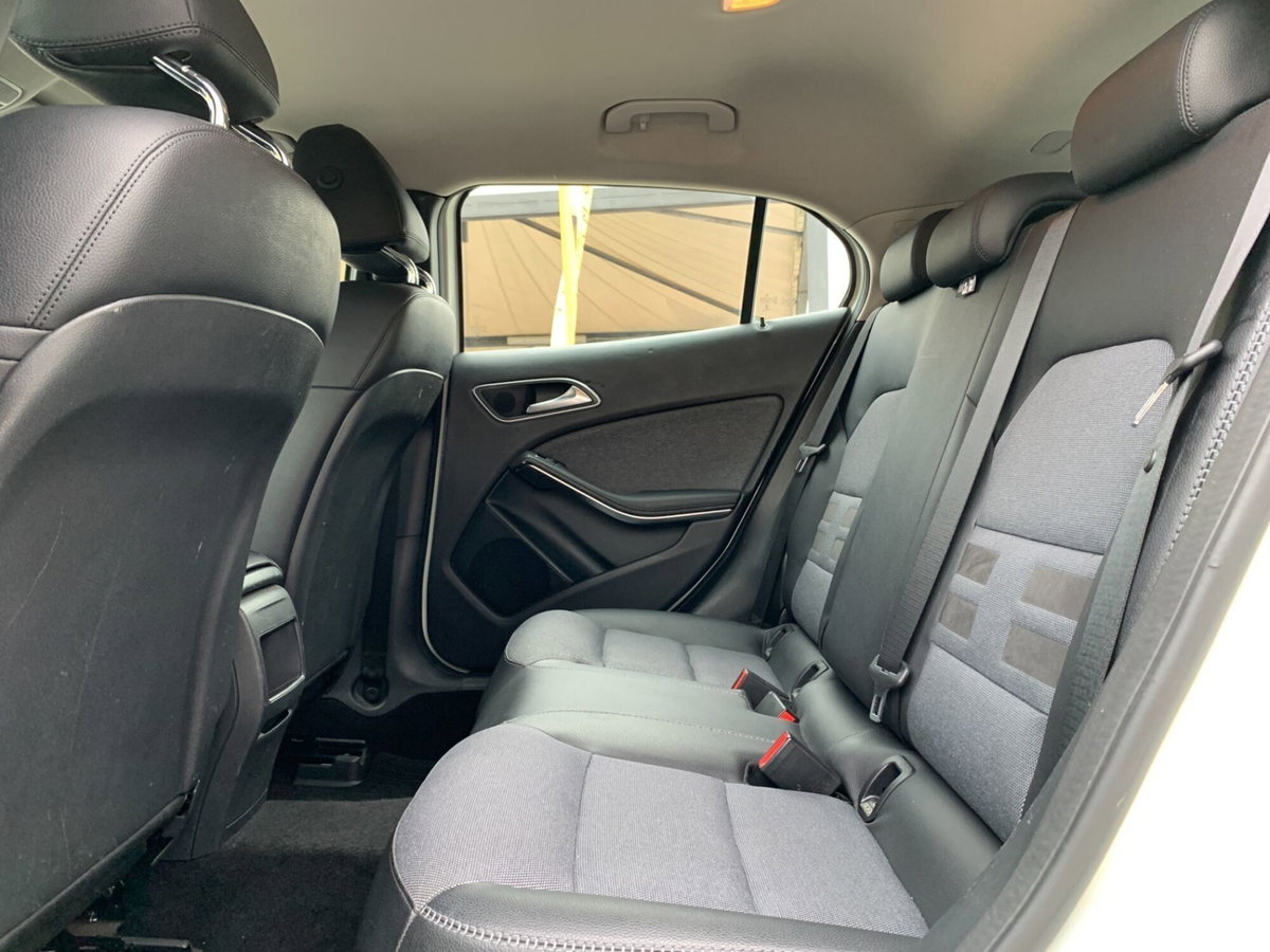 Mercedes-Benz GLA SUV 200 CDI Automatic 4Matic Executive (15)