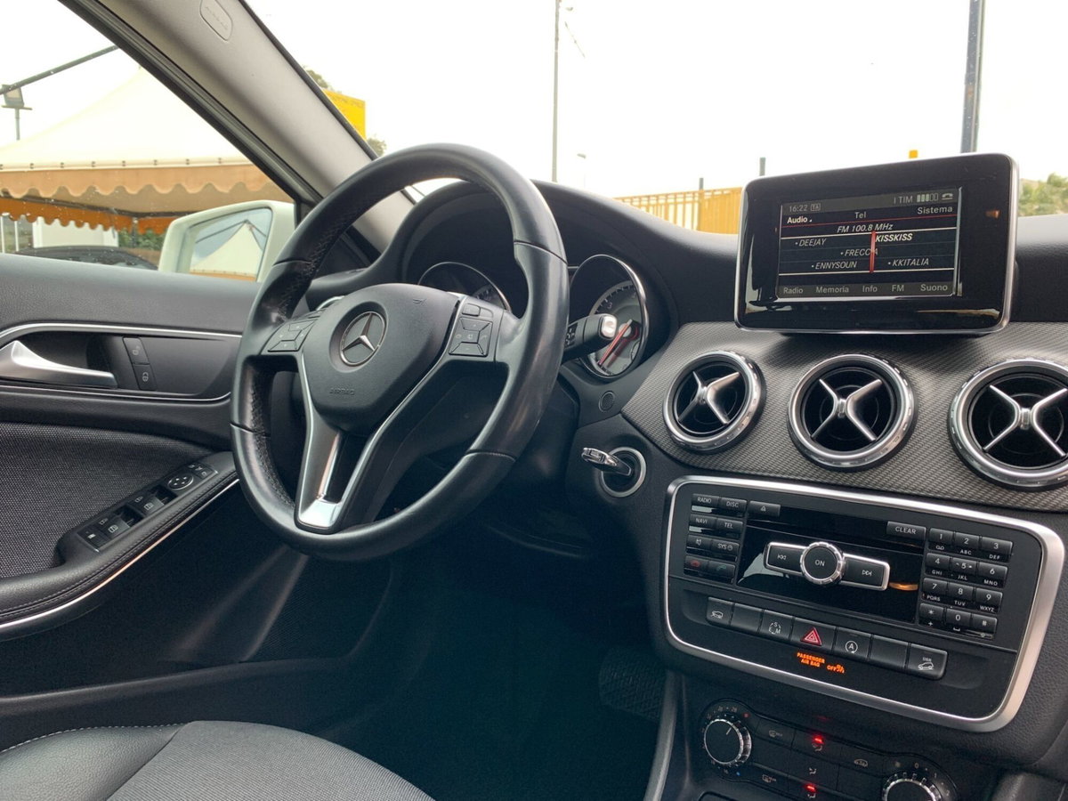 Mercedes-Benz GLA SUV 200 CDI Automatic 4Matic Executive (18)