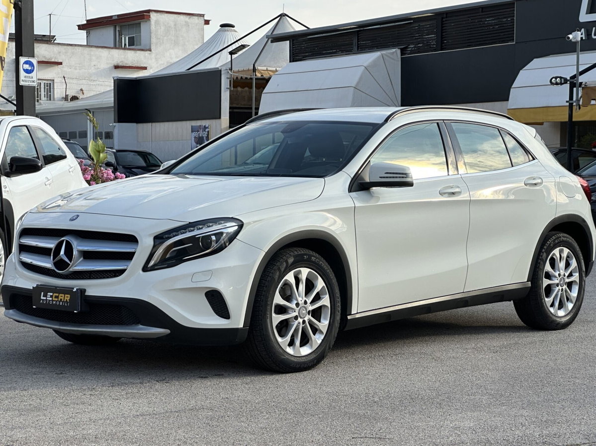 Mercedes-Benz GLA SUV 200 CDI Automatic 4Matic Executive (3)