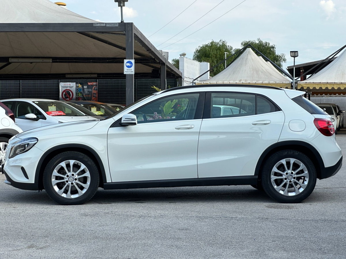 Mercedes-Benz GLA SUV 200 CDI Automatic 4Matic Executive (4)
