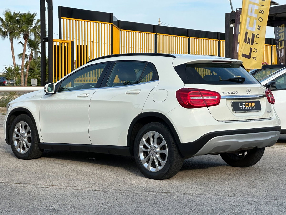 Mercedes-Benz GLA SUV 200 CDI Automatic 4Matic Executive (5)