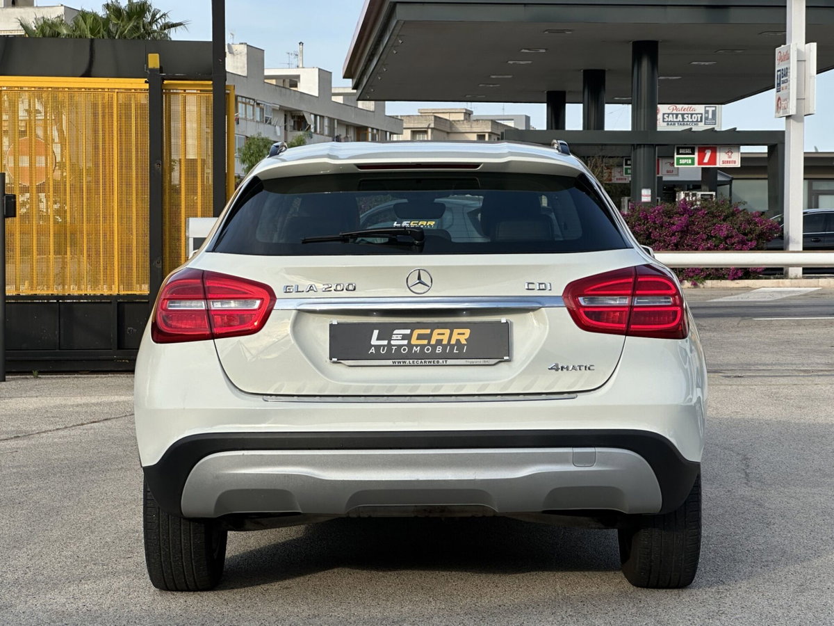 Mercedes-Benz GLA SUV 200 CDI Automatic 4Matic Executive (6)