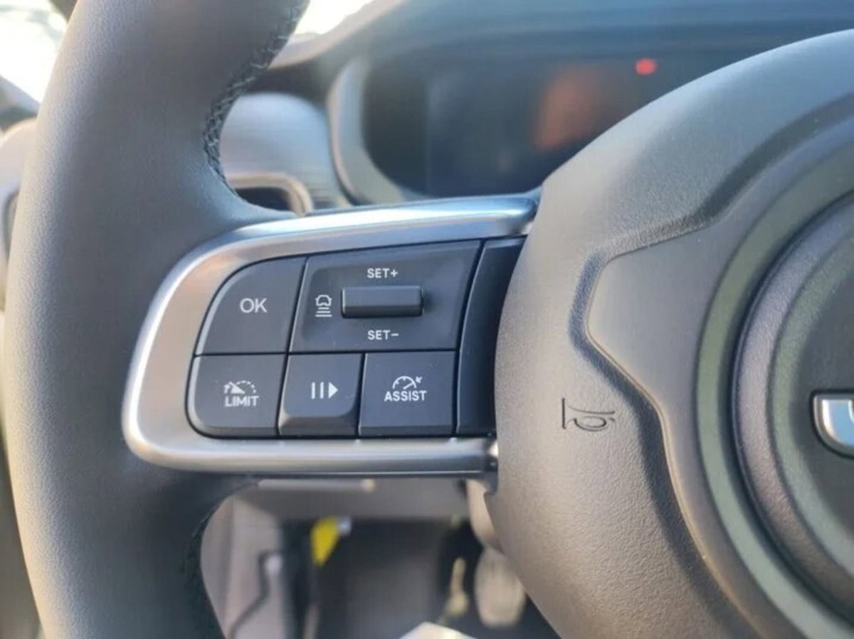 Jeep Avenger 1.2 turbo Altitude fwd 100cv (11)