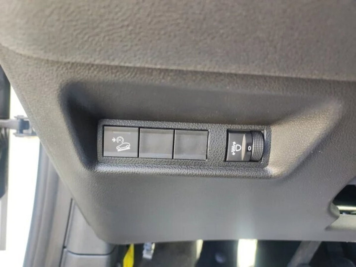 Jeep Avenger 1.2 turbo Altitude fwd 100cv (13)