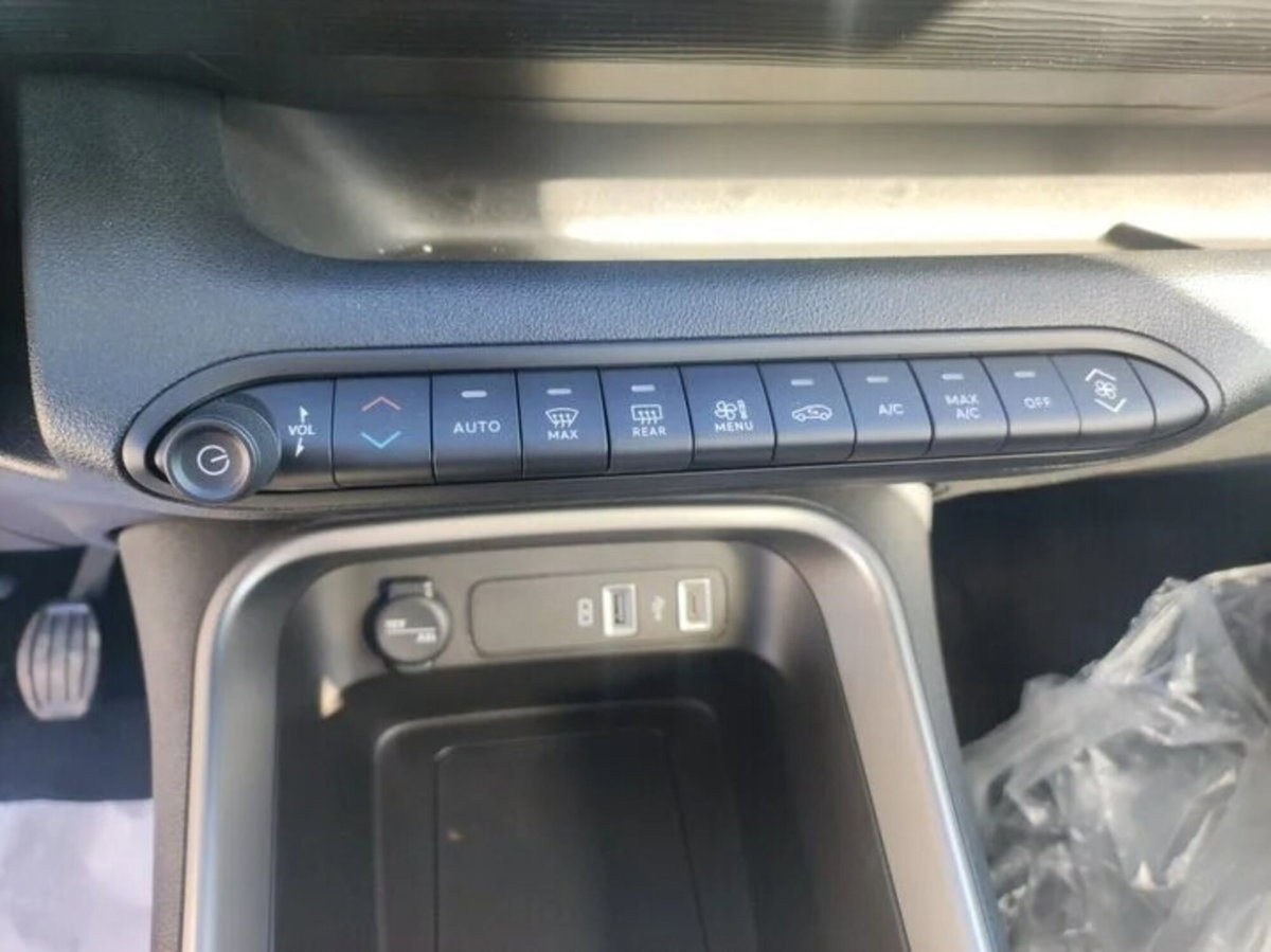 Jeep Avenger 1.2 turbo Altitude fwd 100cv (14)