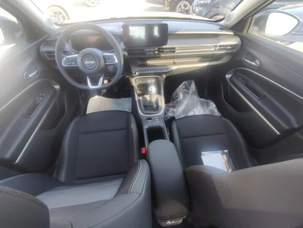 Jeep Avenger 1.2 turbo Altitude fwd 100cv (8)