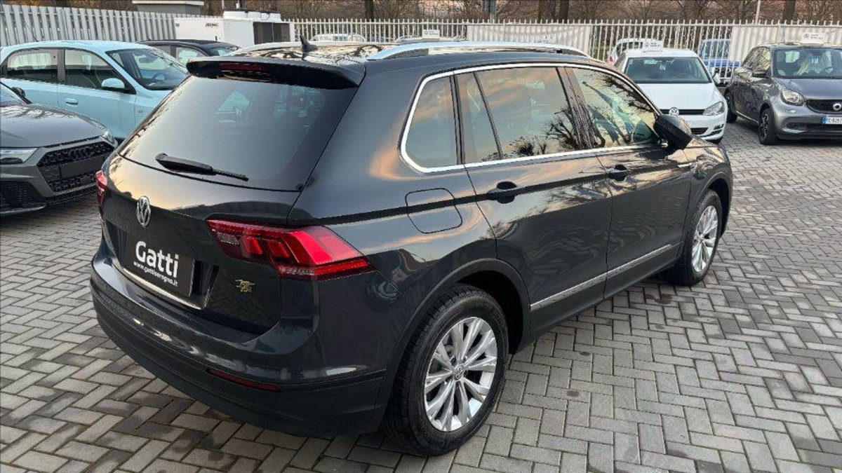 Volkswagen Tiguan 1.5 TSI 150 CV DSG Business ACT BlueMotion Technology (9)