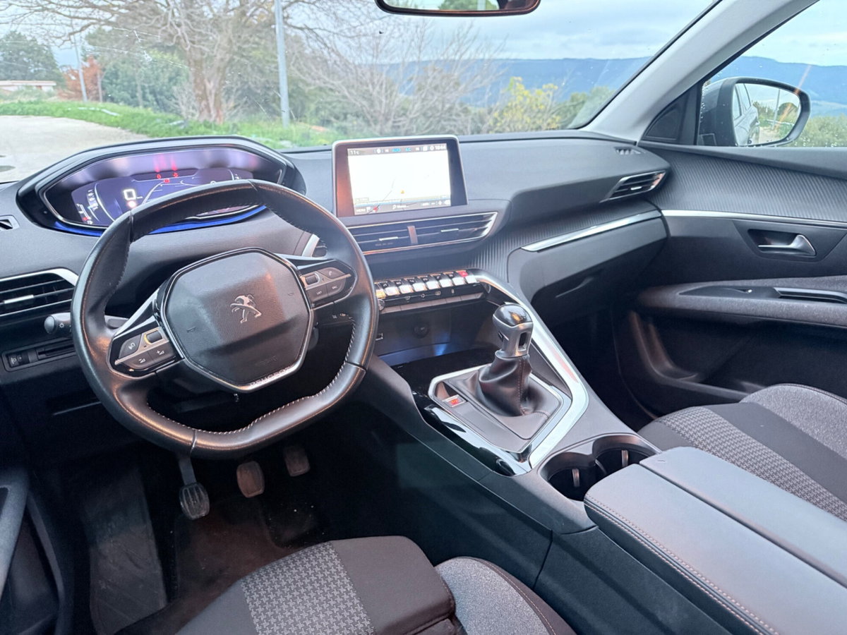Peugeot 5008 BlueHDi 130 S&S Crossway (13)