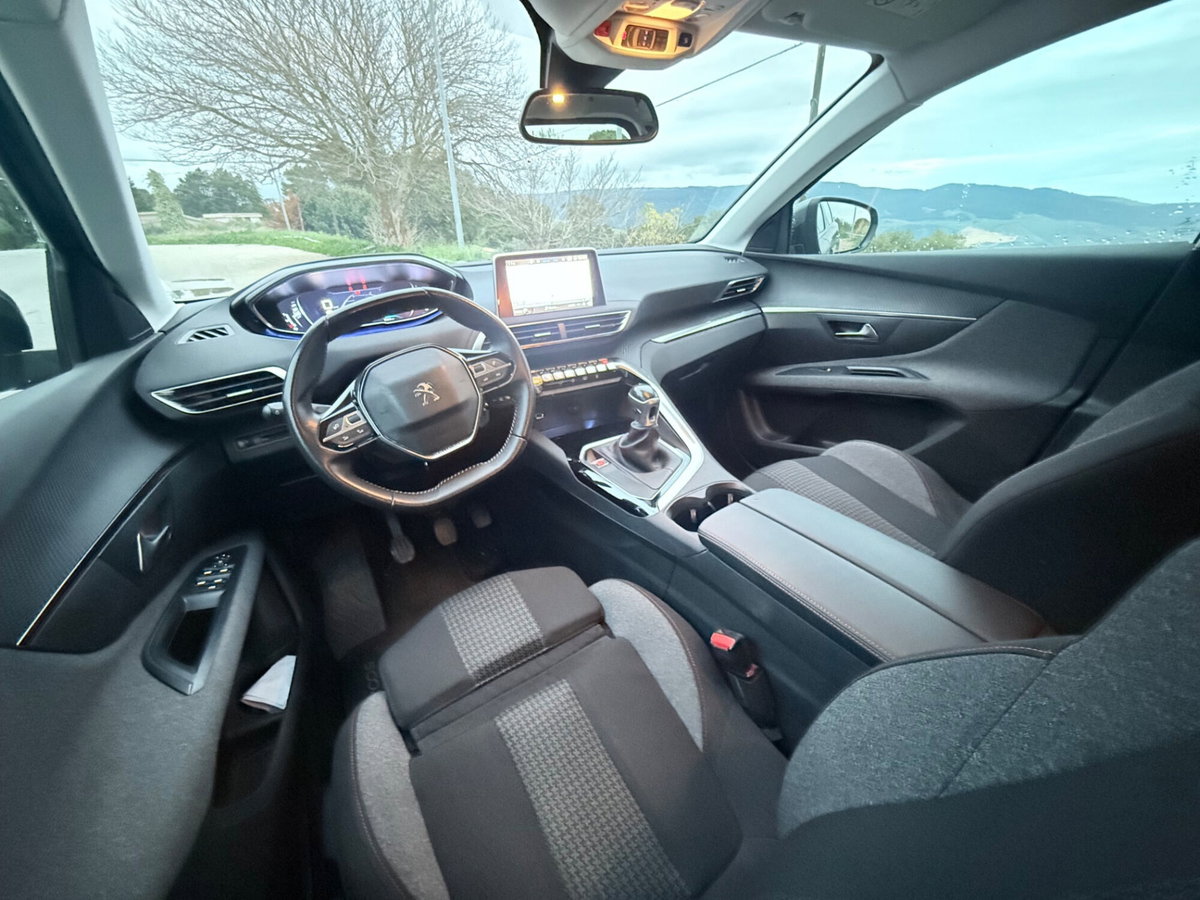 Peugeot 5008 BlueHDi 130 S&S Crossway (14)