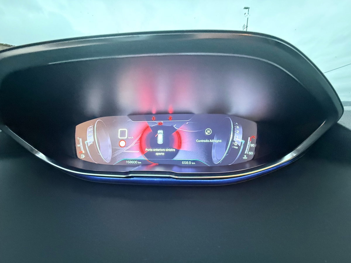 Peugeot 5008 BlueHDi 130 S&S Crossway (16)